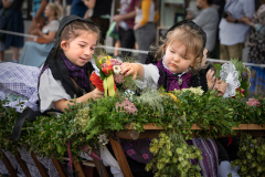 Children Marching in München Oktoberfest ParadeOktoberfest Parade